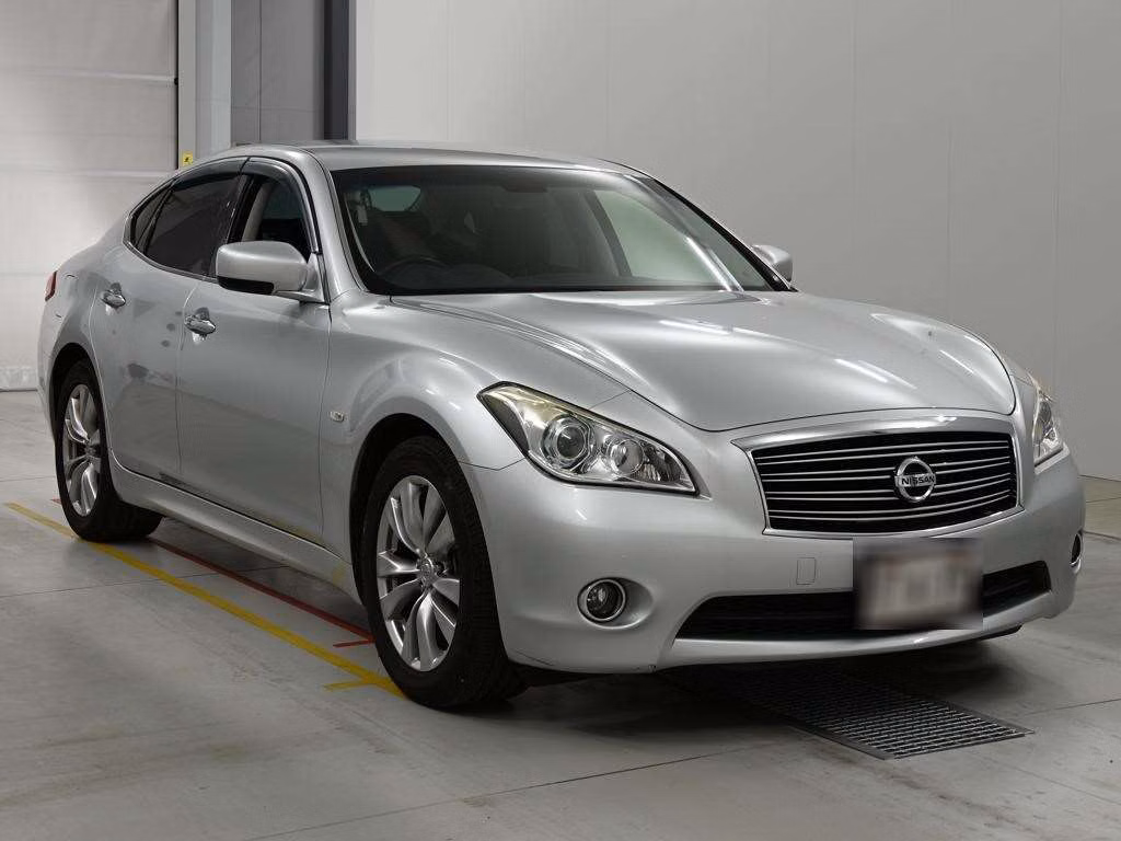 NISSAN FUGA