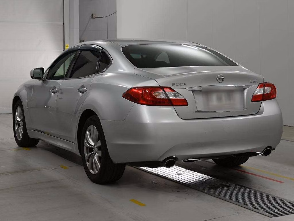 NISSAN FUGA