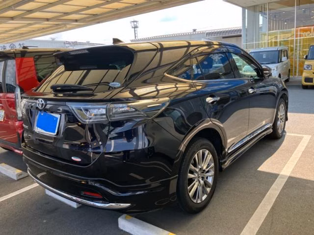 TOYOTA HARRIER