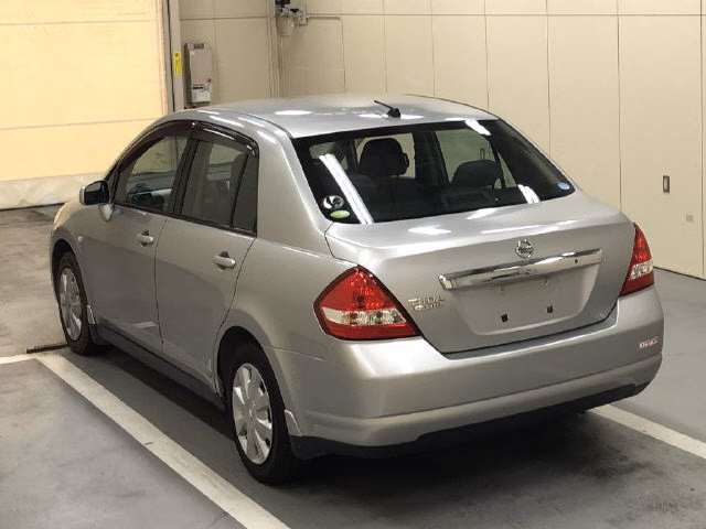 NISSAN TIIDA LATIO