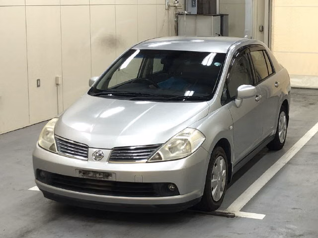 NISSAN TIIDA LATIO