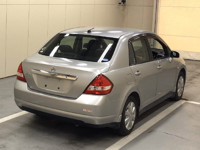 NISSAN TIIDA LATIO