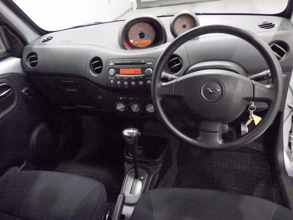 DAIHATSU ESSE