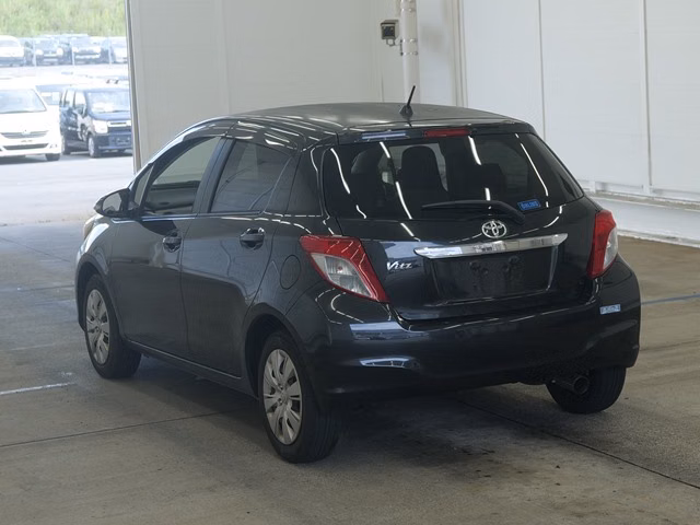 TOYOTA VITZ