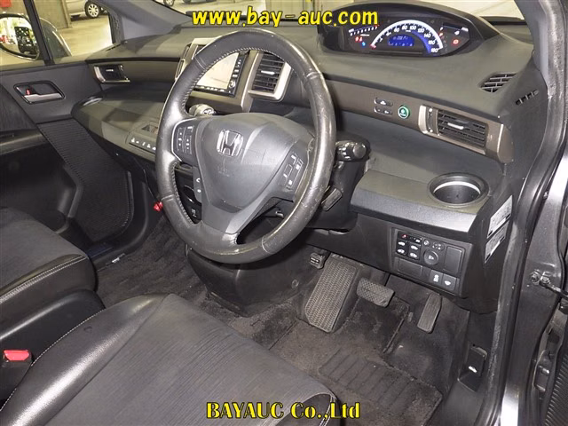 HONDA FREED SPIKE