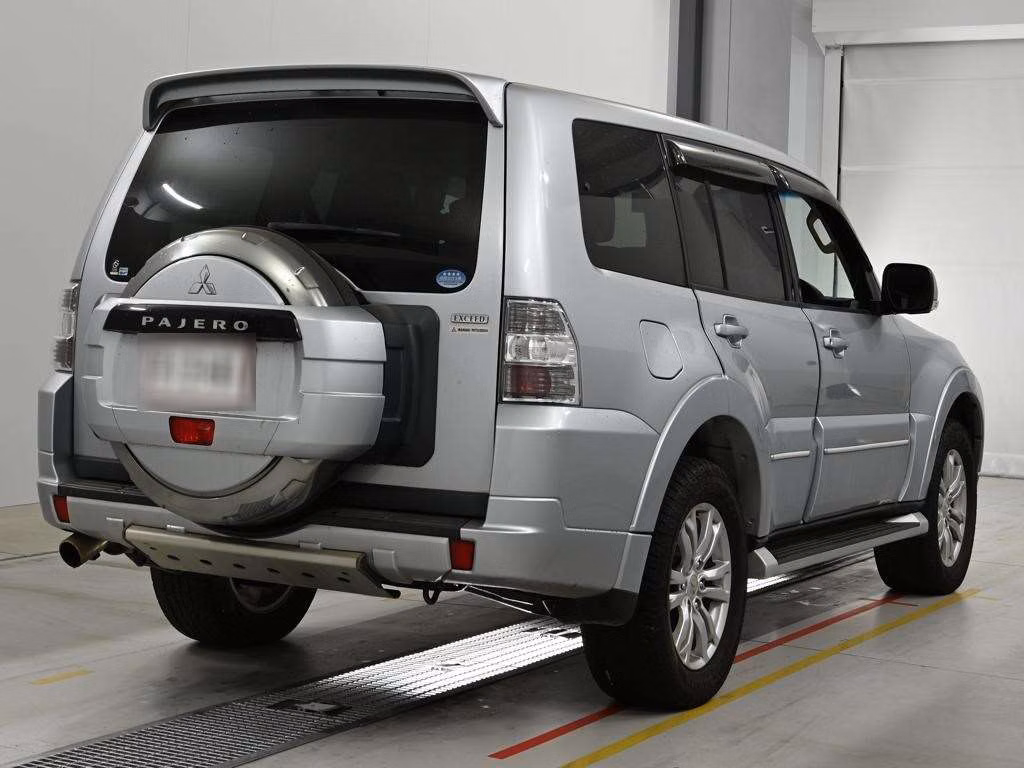 MITSUBISHI PAJERO