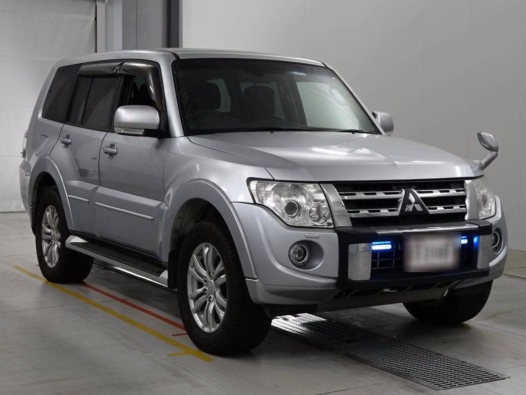 MITSUBISHI PAJERO