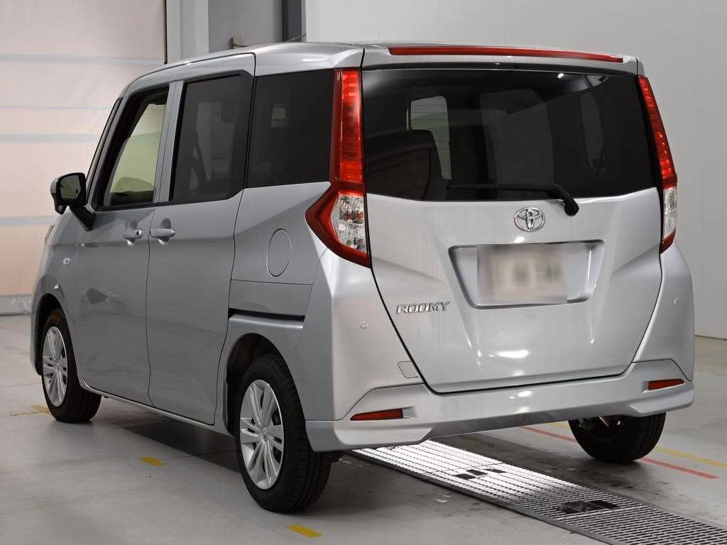 TOYOTA ROOMY