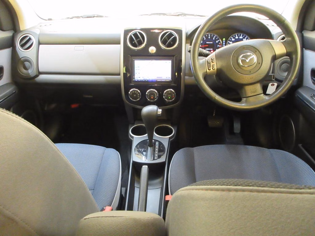 MAZDA VERISA