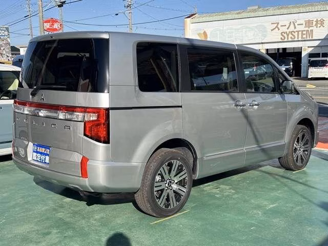 MITSUBISHI DELICA D:5