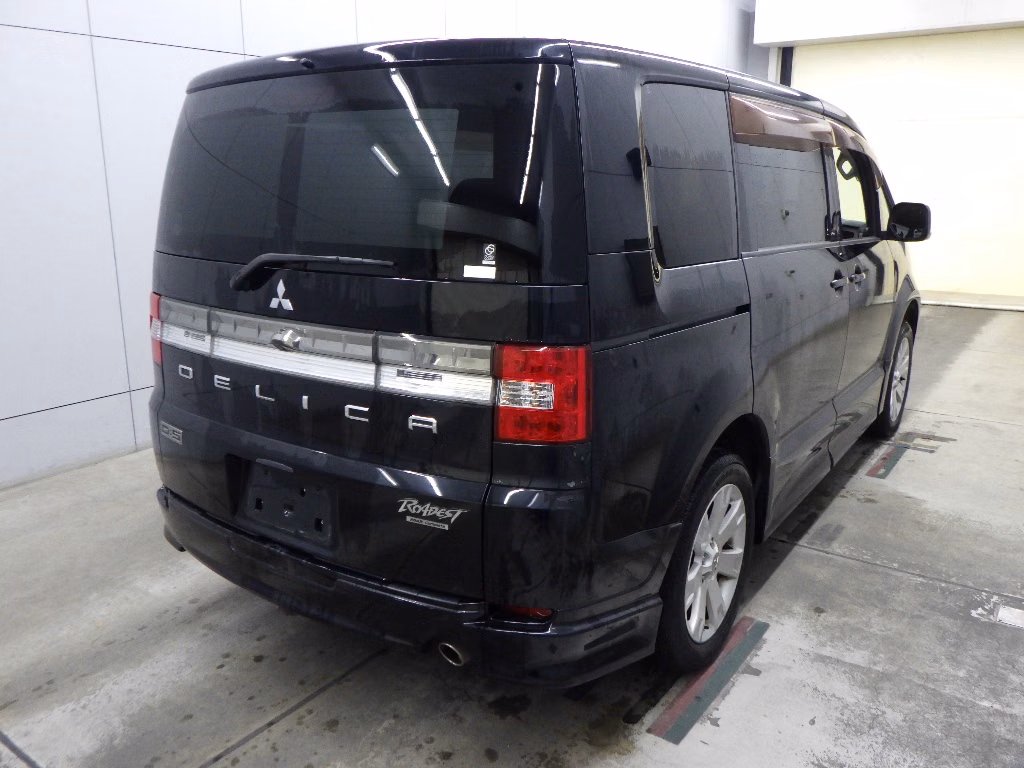 MITSUBISHI DELICA D:5