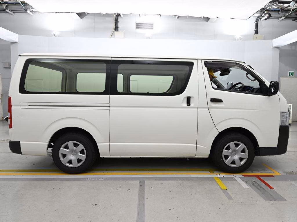 TOYOTA REGIUS ACE