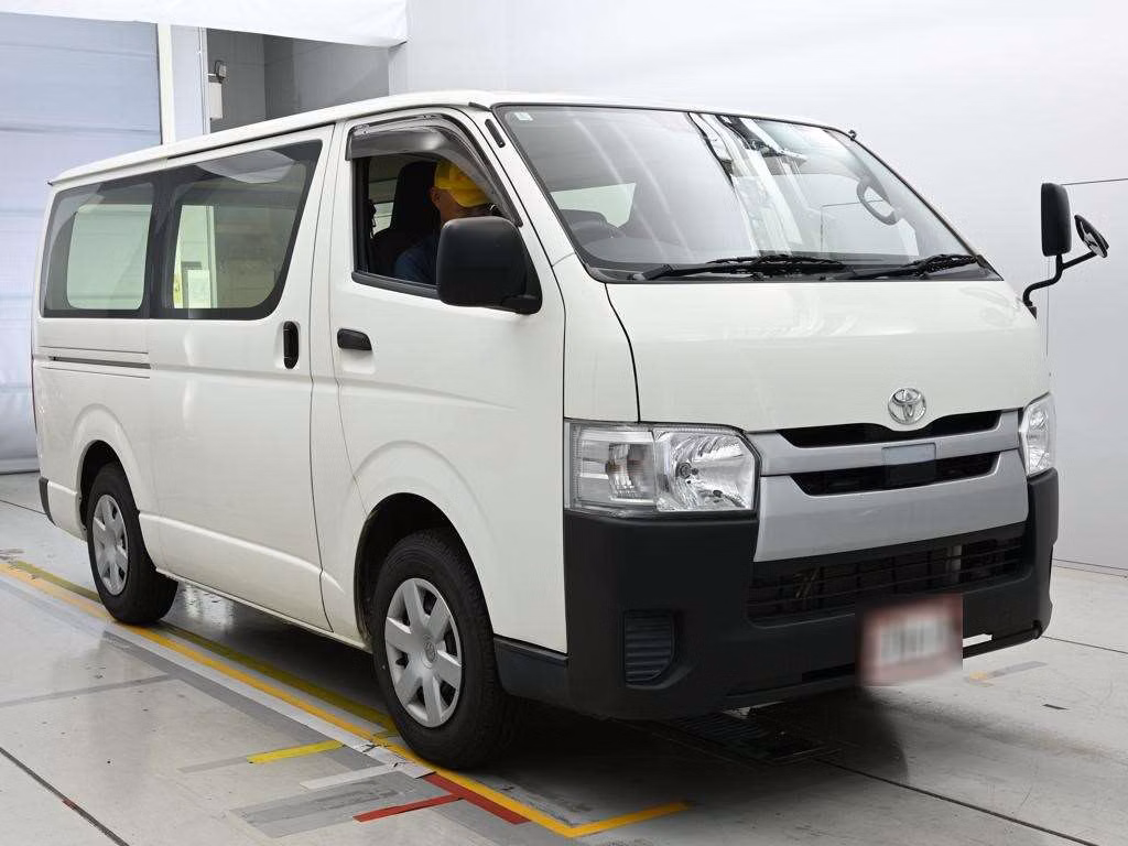 TOYOTA REGIUS ACE