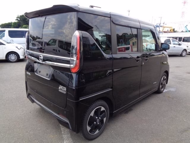 NISSAN ROOX
