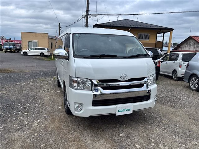 TOYOTA HIACE