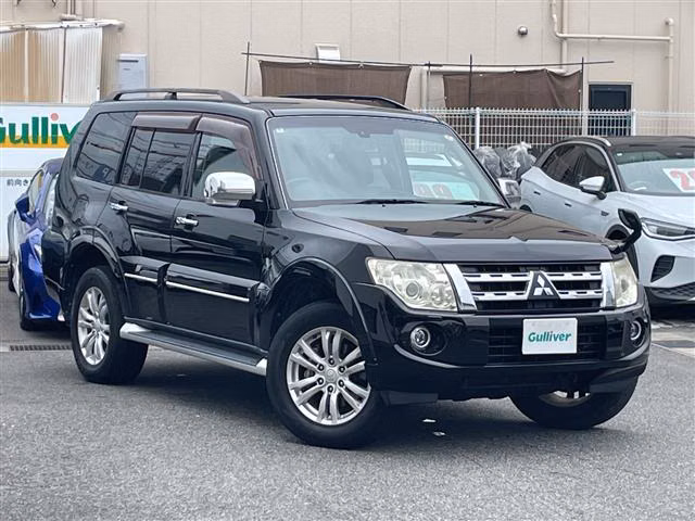 MITSUBISHI PAJERO