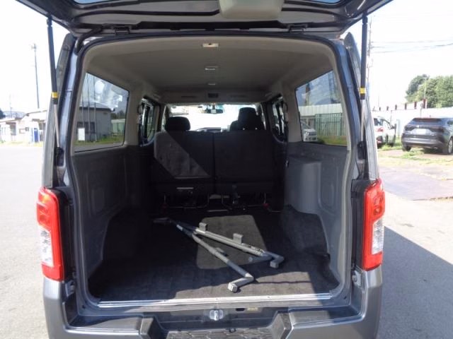 NISSAN NV350 CARAVAN