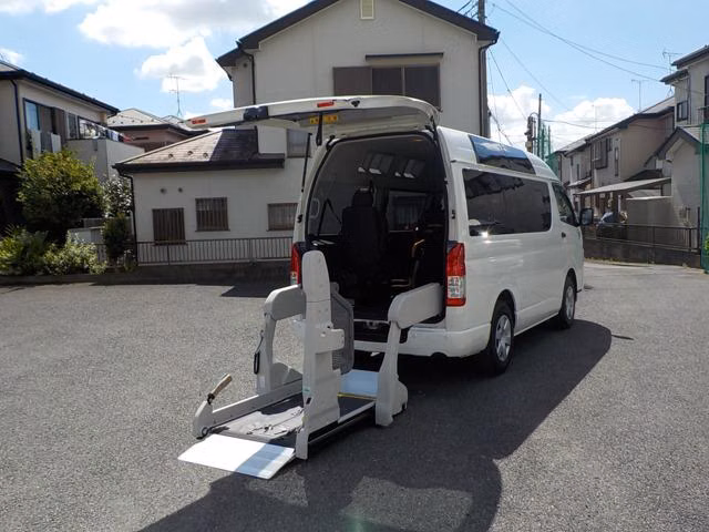 TOYOTA REGIUS ACE