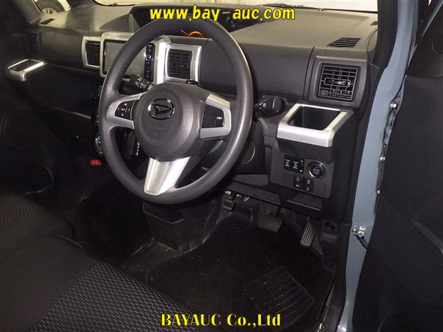 DAIHATSU WAKE