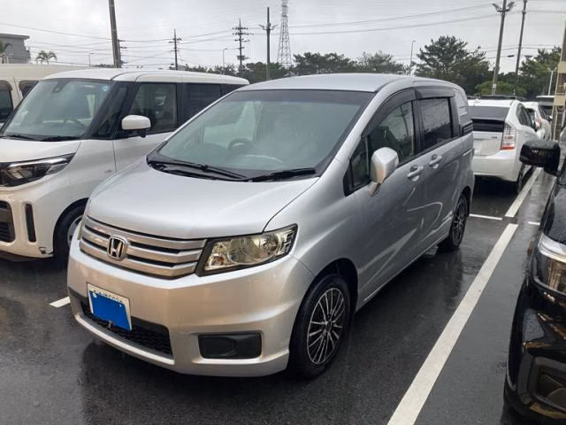 Honda Freed Spike