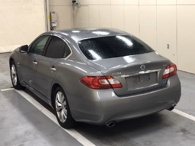 NISSAN FUGA