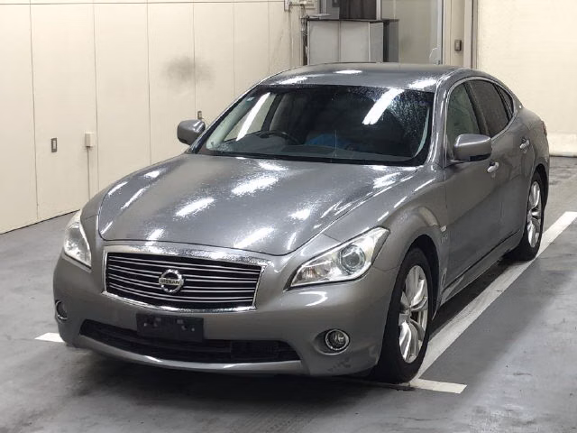 NISSAN FUGA