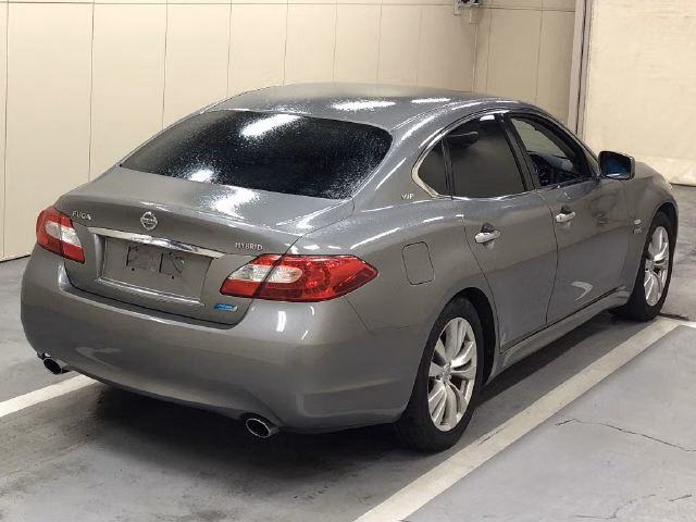 NISSAN FUGA