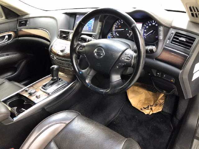 NISSAN FUGA