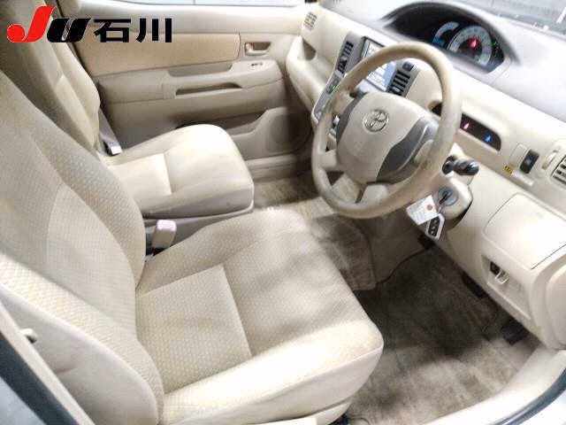 TOYOTA RAUM