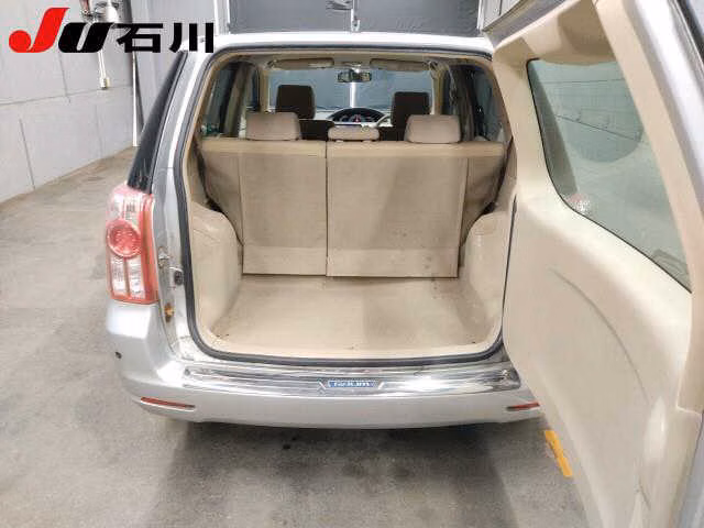 TOYOTA RAUM