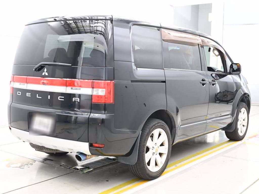 MITSUBISHI DELICA D:5