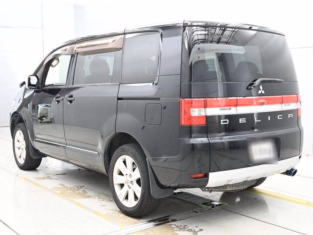 MITSUBISHI DELICA D:5