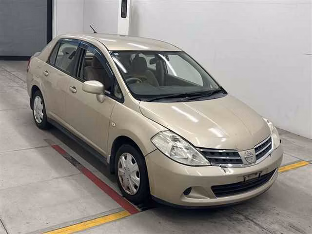Nissan Tiida Latio