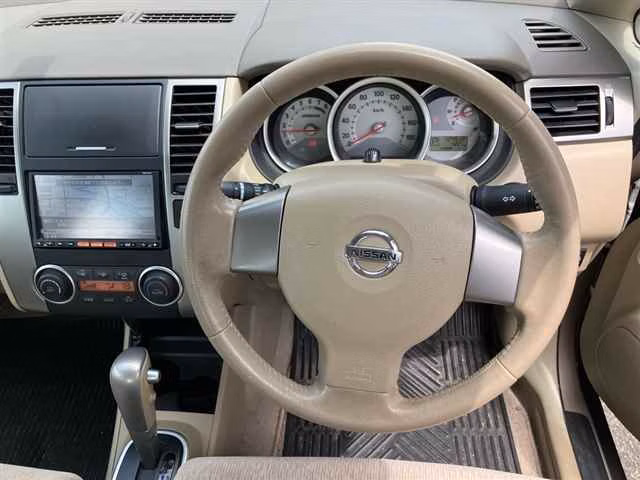 NISSAN TIIDA LATIO