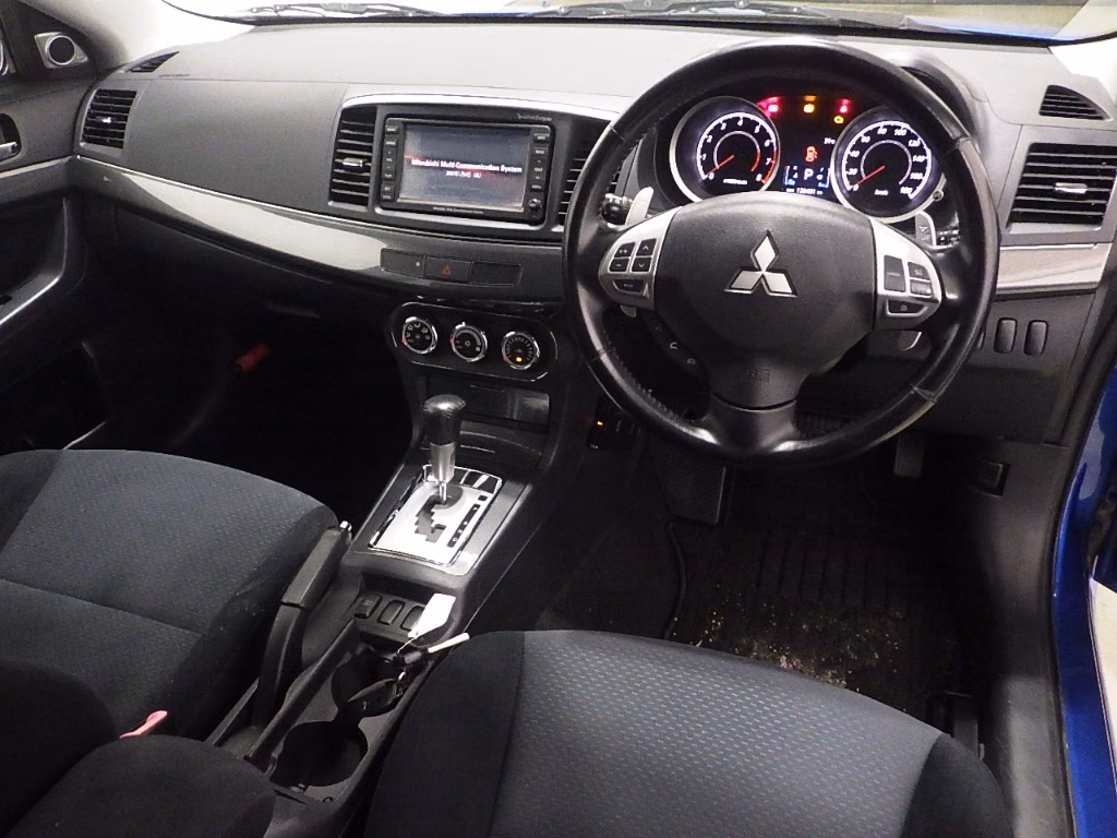 MITSUBISHI LANCER