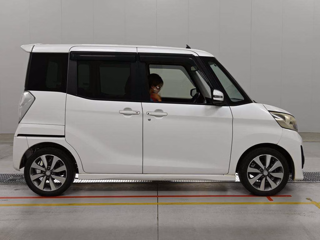 MITSUBISHI EK SPACE