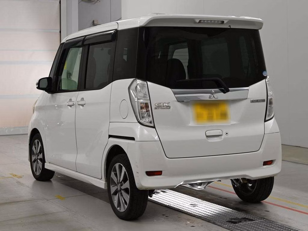 MITSUBISHI EK SPACE