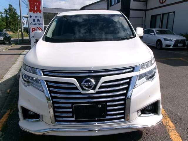 NISSAN ELGRAND