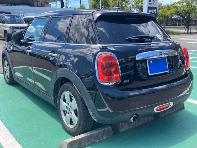 MINI HATCH