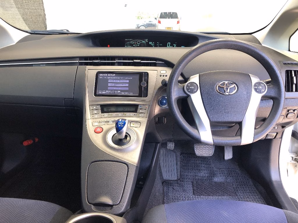 TOYOTA PRIUS