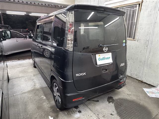 NISSAN ROOX