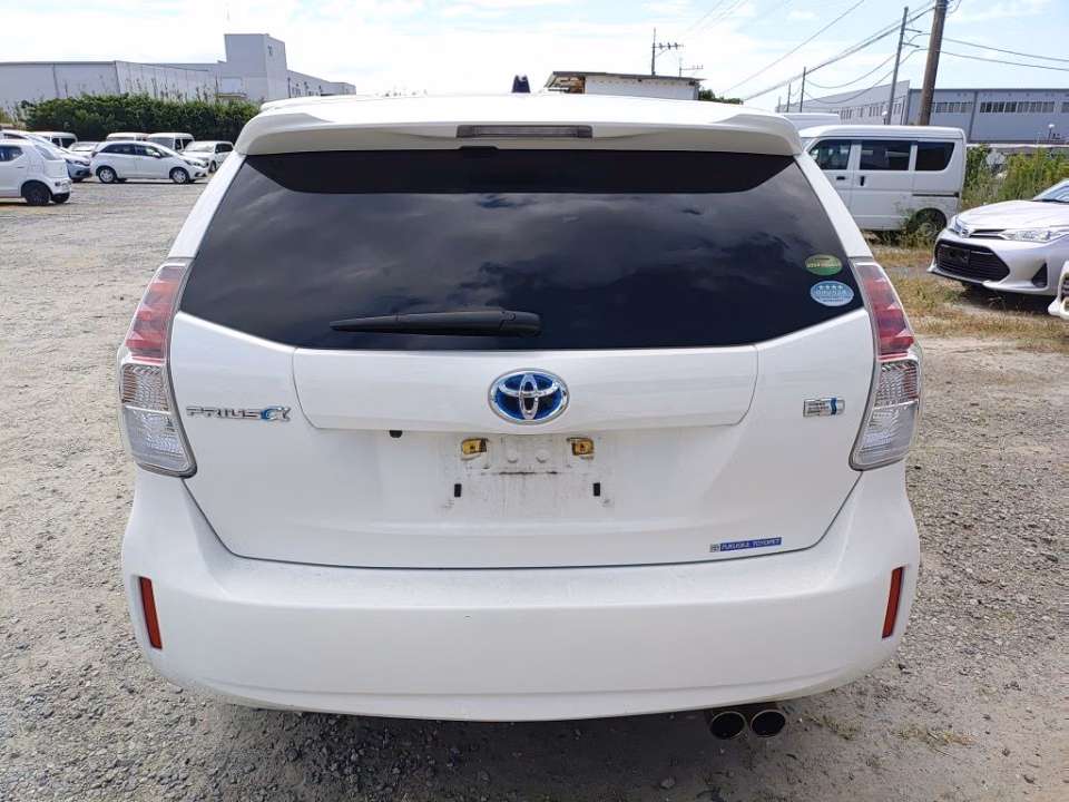 TOYOTA PRIUS ALPHA