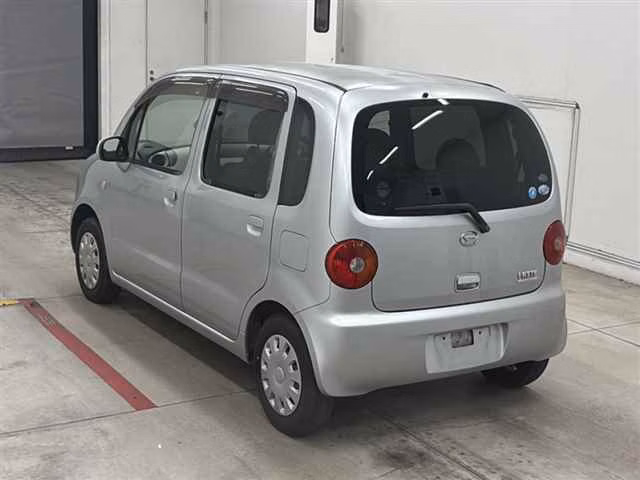DAIHATSU MOVE LATTE