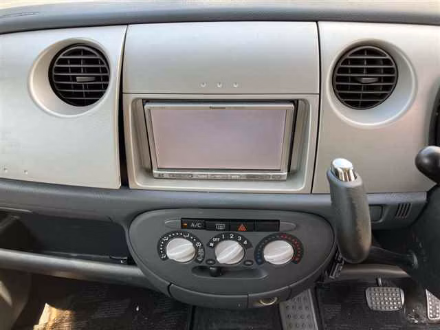 DAIHATSU MOVE LATTE