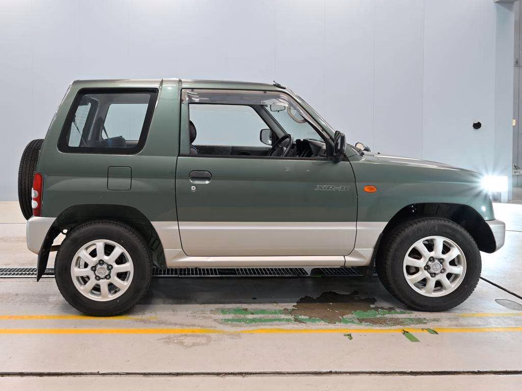 MITSUBISHI PAJERO MINI