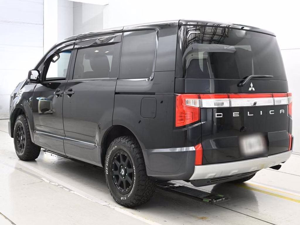 MITSUBISHI DELICA D:5
