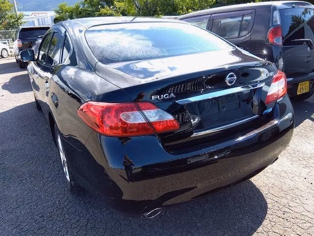 NISSAN FUGA