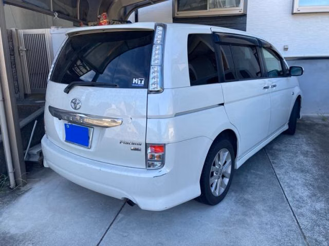 TOYOTA ISIS