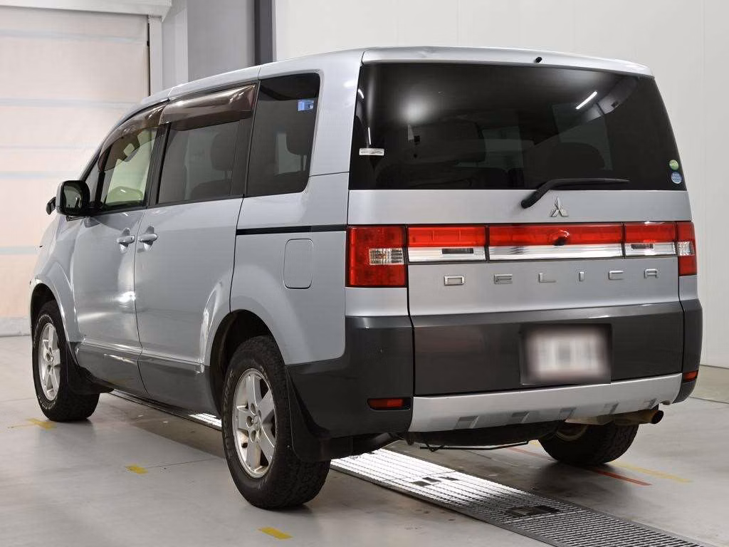 MITSUBISHI DELICA D:5