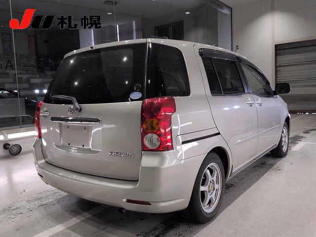 TOYOTA RAUM